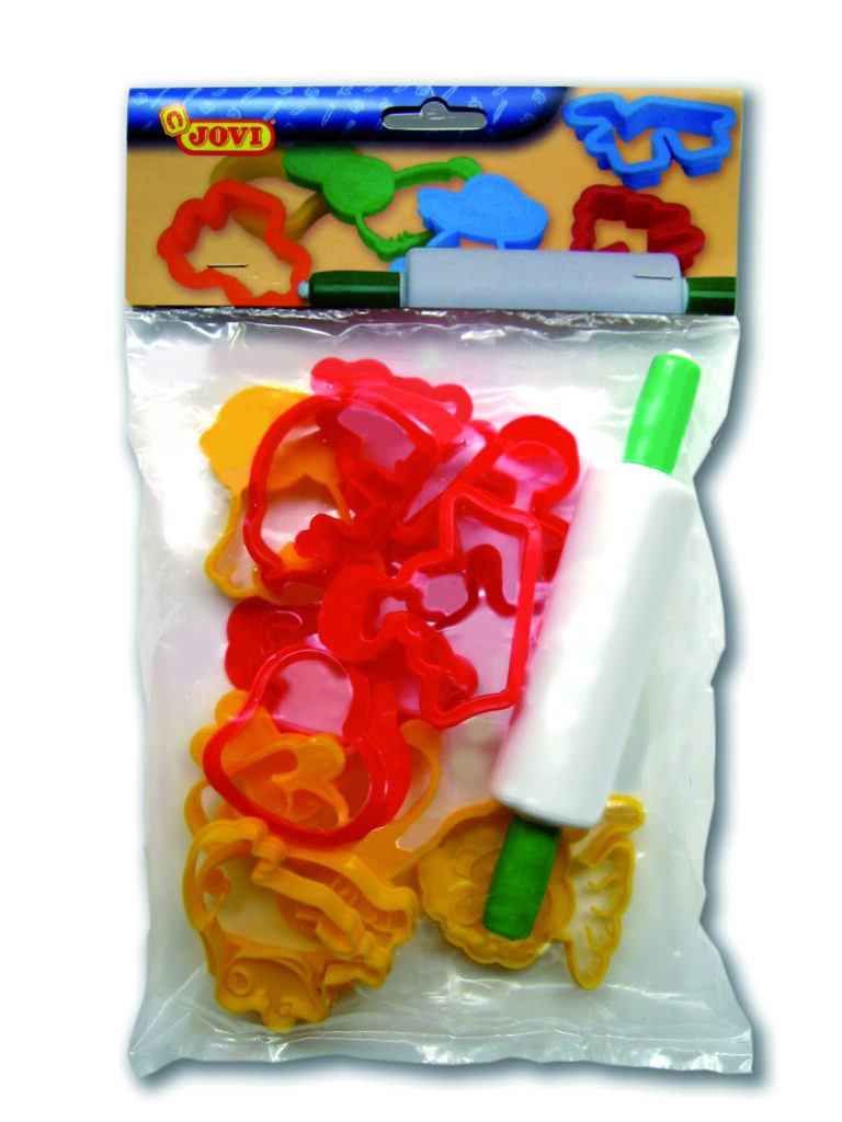 Plastic Cutters 12 pack + Roller